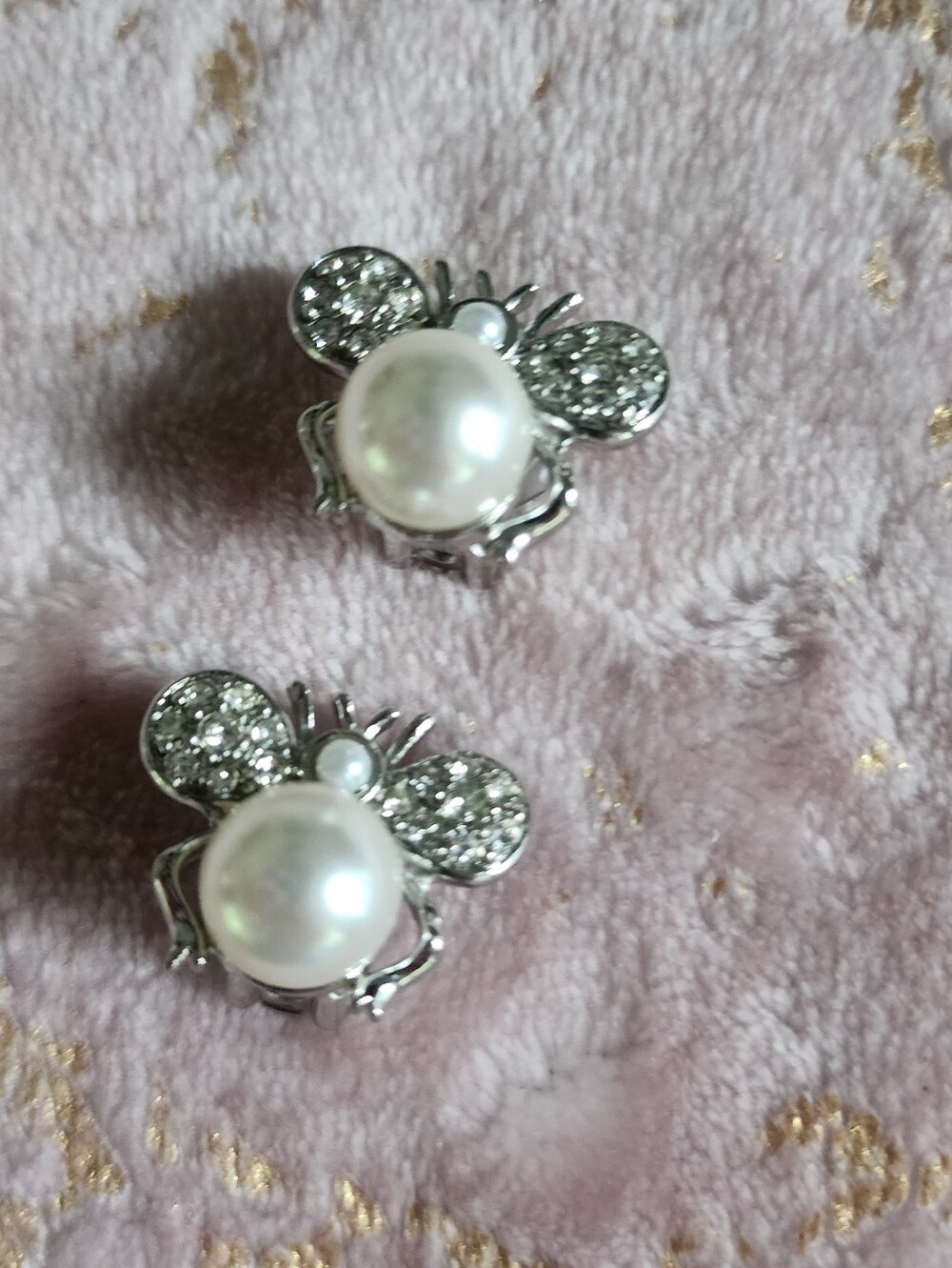 KENNETH LANE | Rhodium Plated Glass Crystal Bee Simulated Pearl Clip Earrings